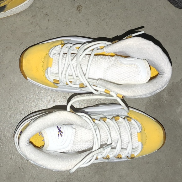 Allen Iverson questions boys size 6 Lakers edition - Picture 3 of 7